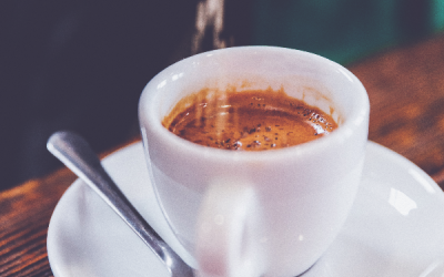 Знаете ли как действат подсладителите на кафето ви?