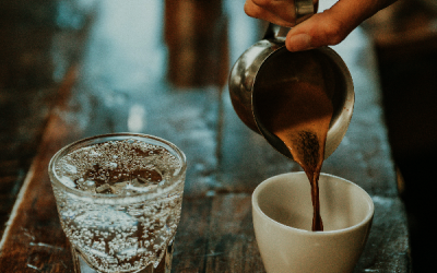 Специалната връзка между кафето и водата